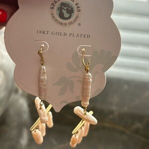 Spartina NWT 18k gold plated earring.   Retail $98